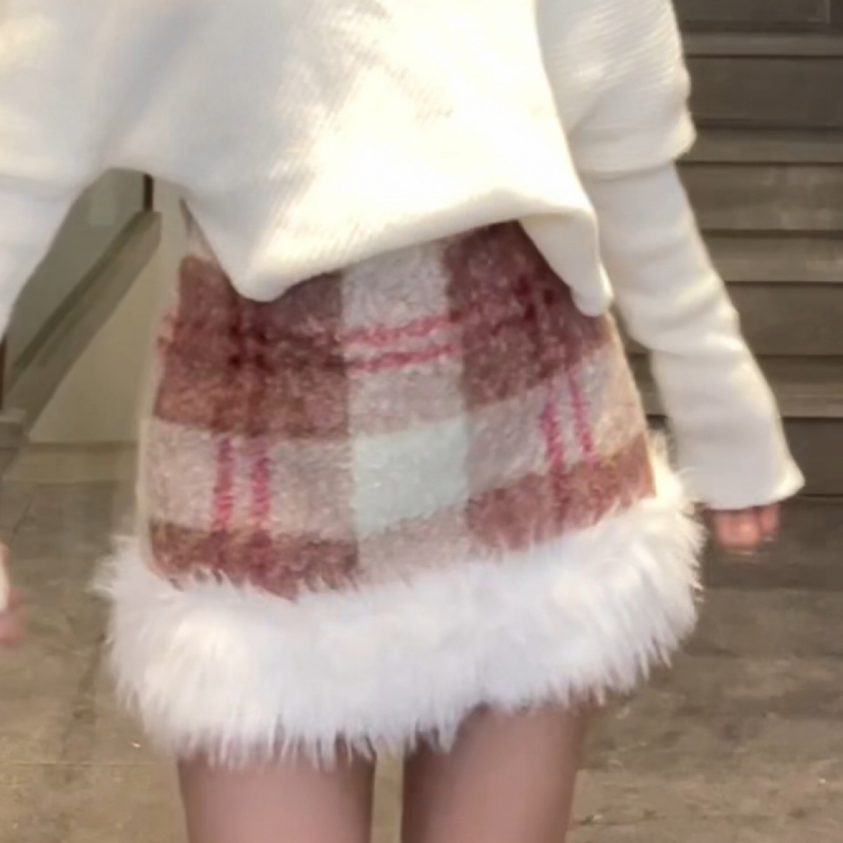 秋冬新款厚呢子拼接毛毛短裙半身裙