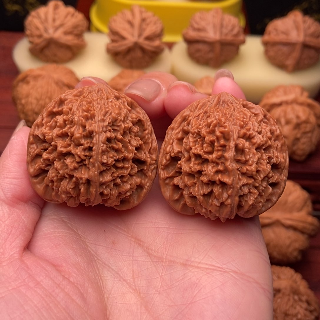 桃核把件满天星狮子头39