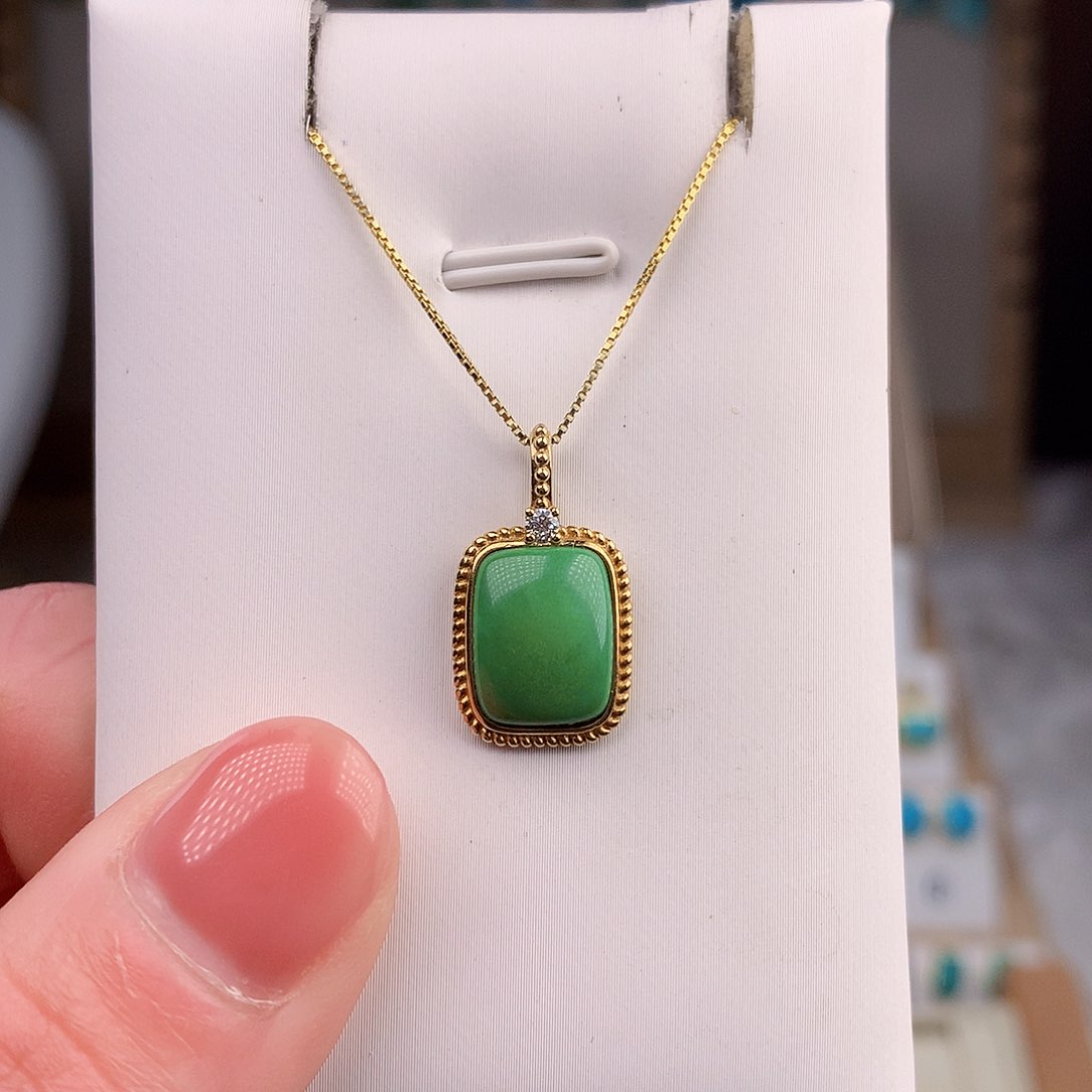 绿松石颈饰18K金镶嵌