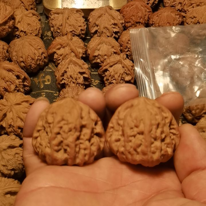 老***師吊坠文玩核桃平谷凹底