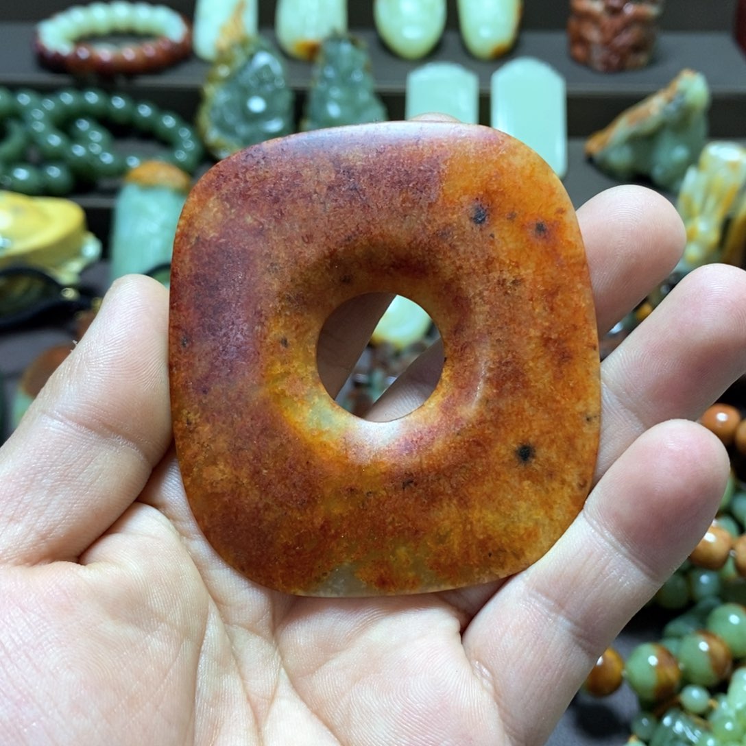 岫岩河磨玉（透闪石质玉）仿古扣未镶嵌