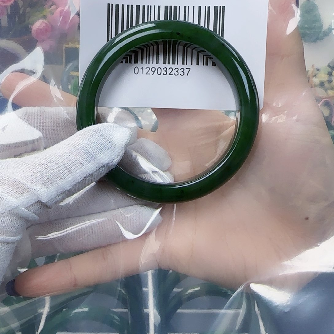 和田玉（碧玉）手镯未镶嵌57包容