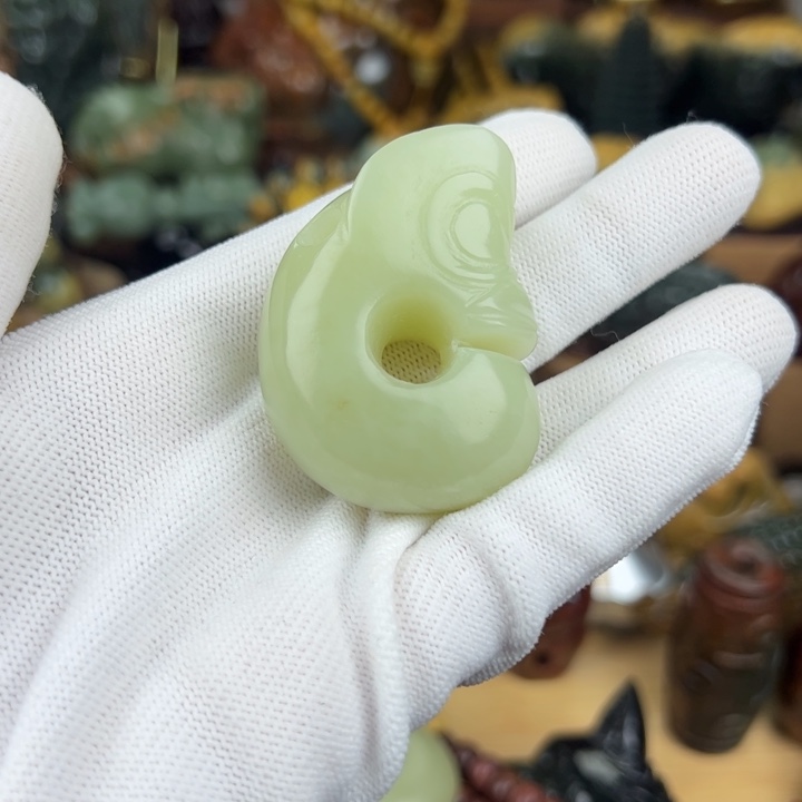 岫岩老玉（透闪石质玉）把件未镶嵌清**生