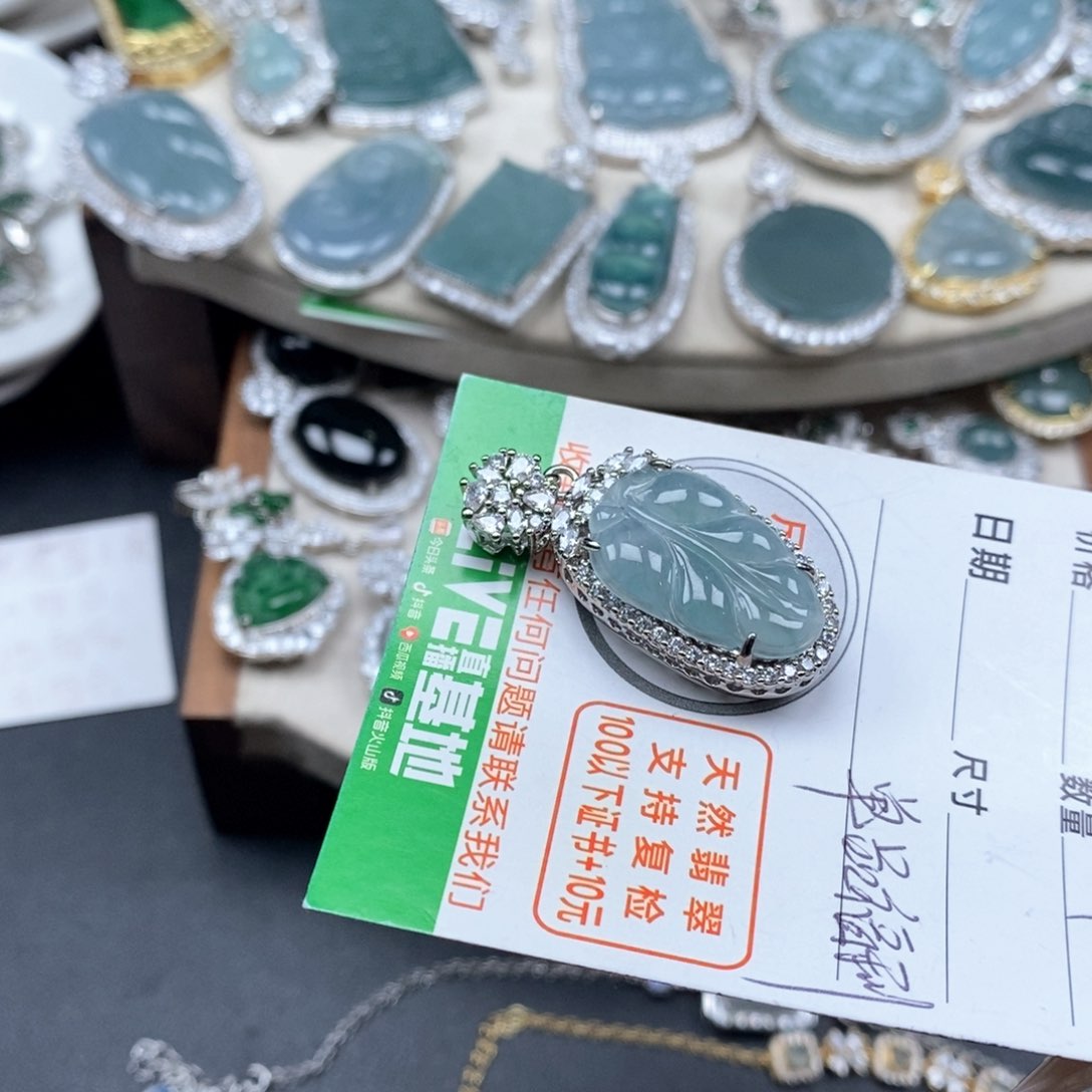 翡翠颈饰未镶嵌翡翠