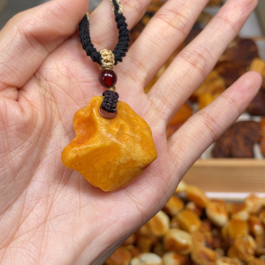 琥珀珠宝奇石未镶嵌