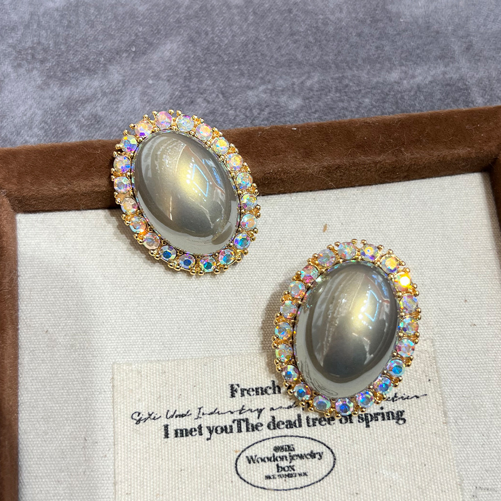 铜合金亚克力耳饰 西洋复古马贝耳钉赫本风镶钻经典百搭