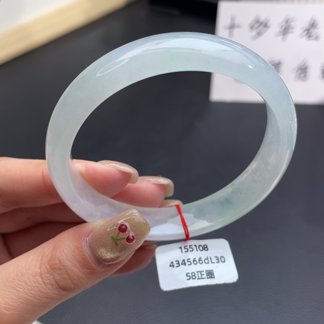 翡翠未镶嵌手镯正圈58白冰点翠 完整度高