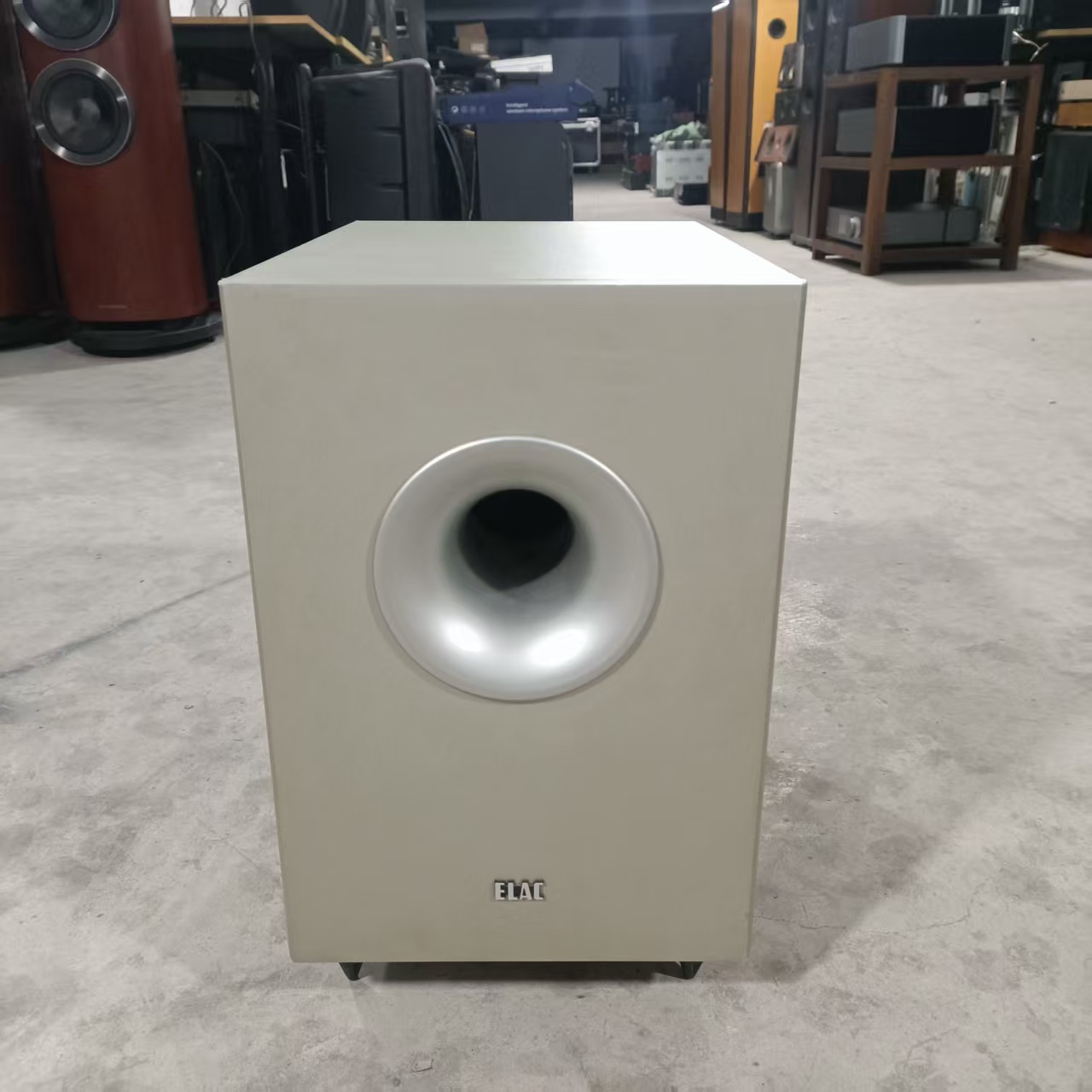 8新 ELAC/意力  德国 意力101.2  八寸有源低音炮一只  运费自理