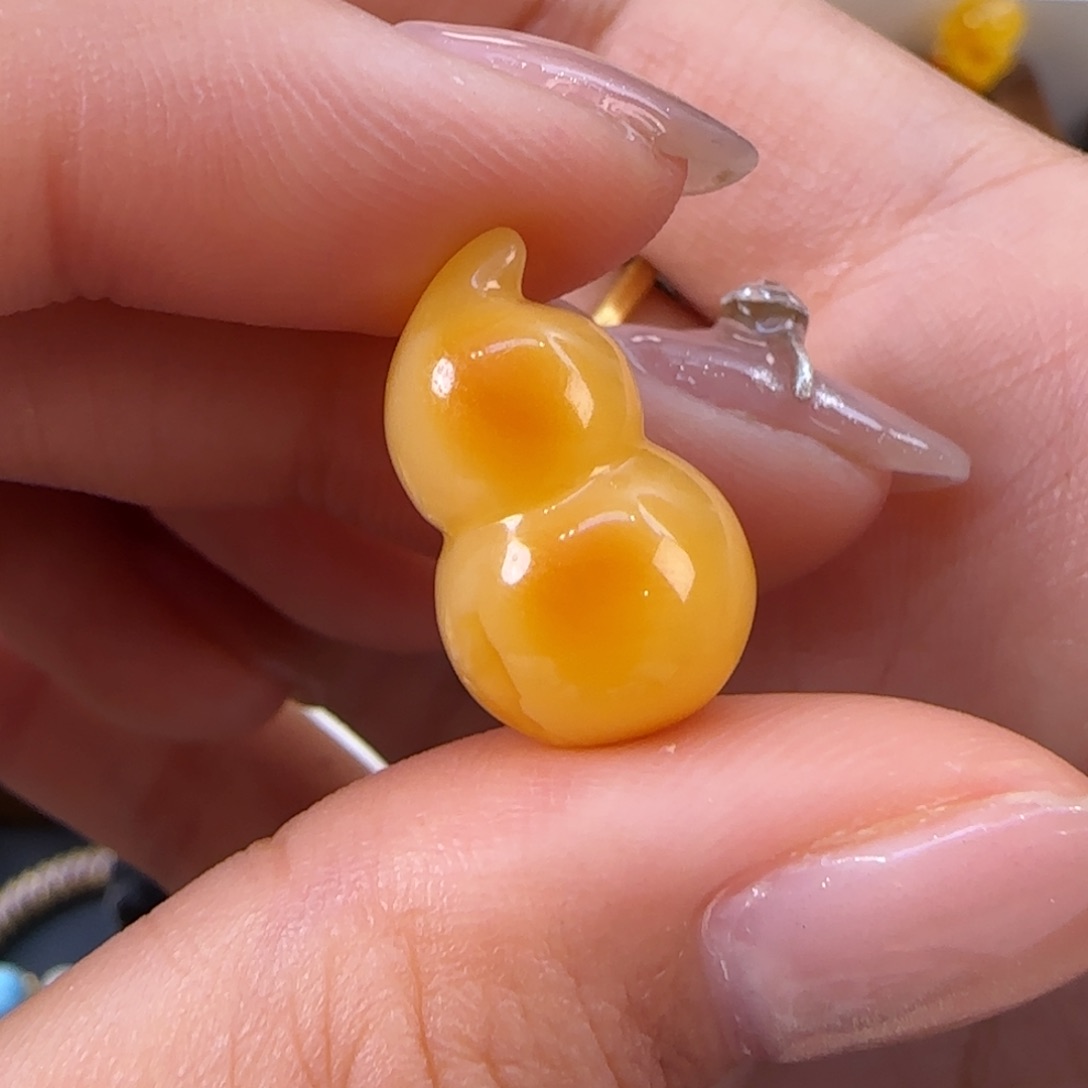 琥珀未镶嵌珠宝奇石Q***g