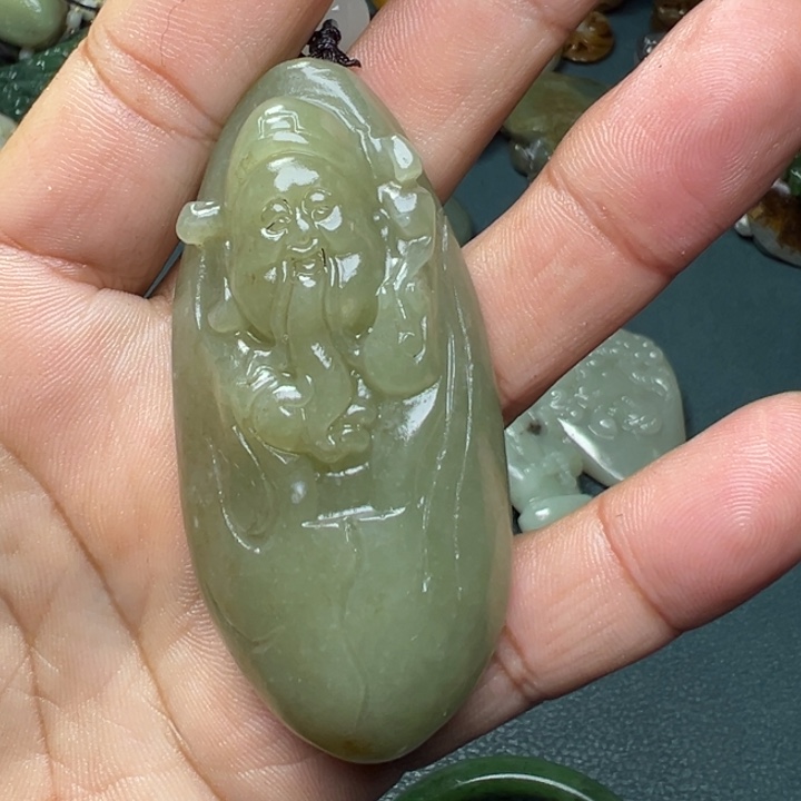 和田玉未镶嵌把件