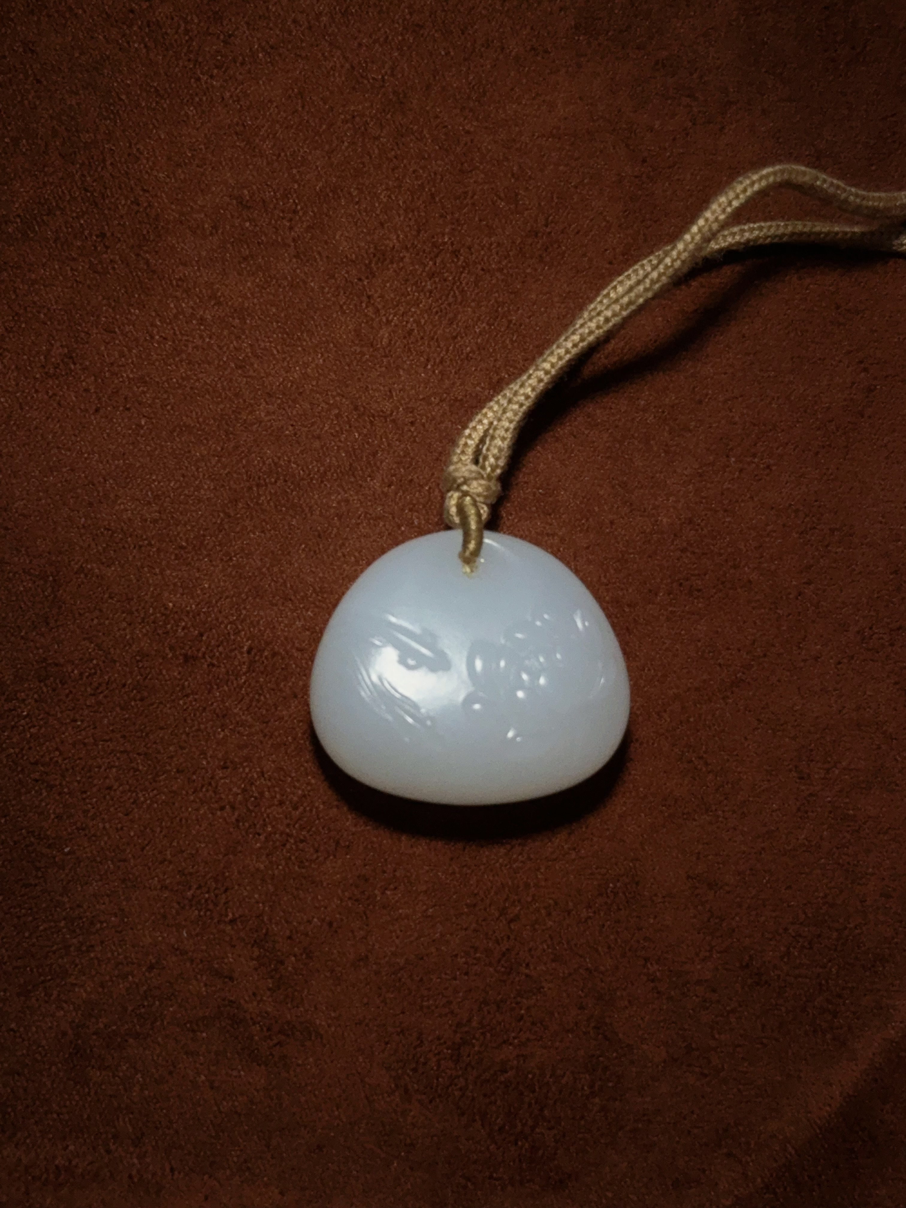 荷包鼓鼓 和田玉玉质细腻皮白