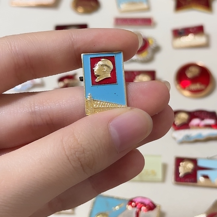 六***哥红色收藏直播像章