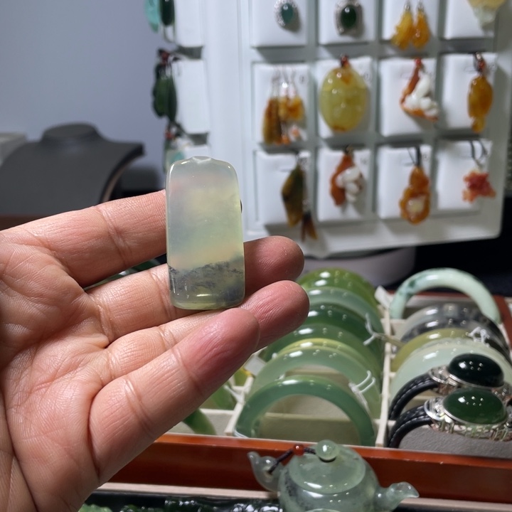 蛇纹石玉合金颈饰