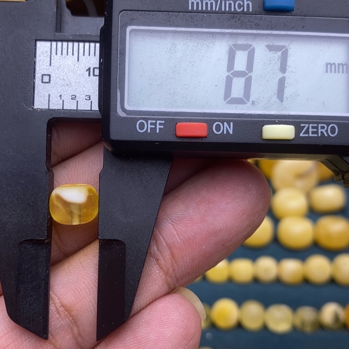 琥珀未镶嵌裸石26号8.7*6.8微瑕