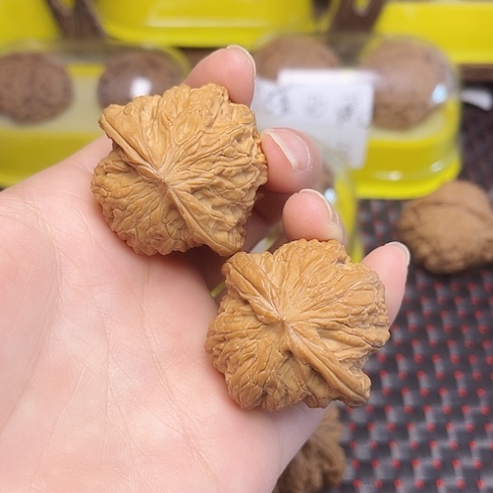 文玩核桃吊坠磨盘