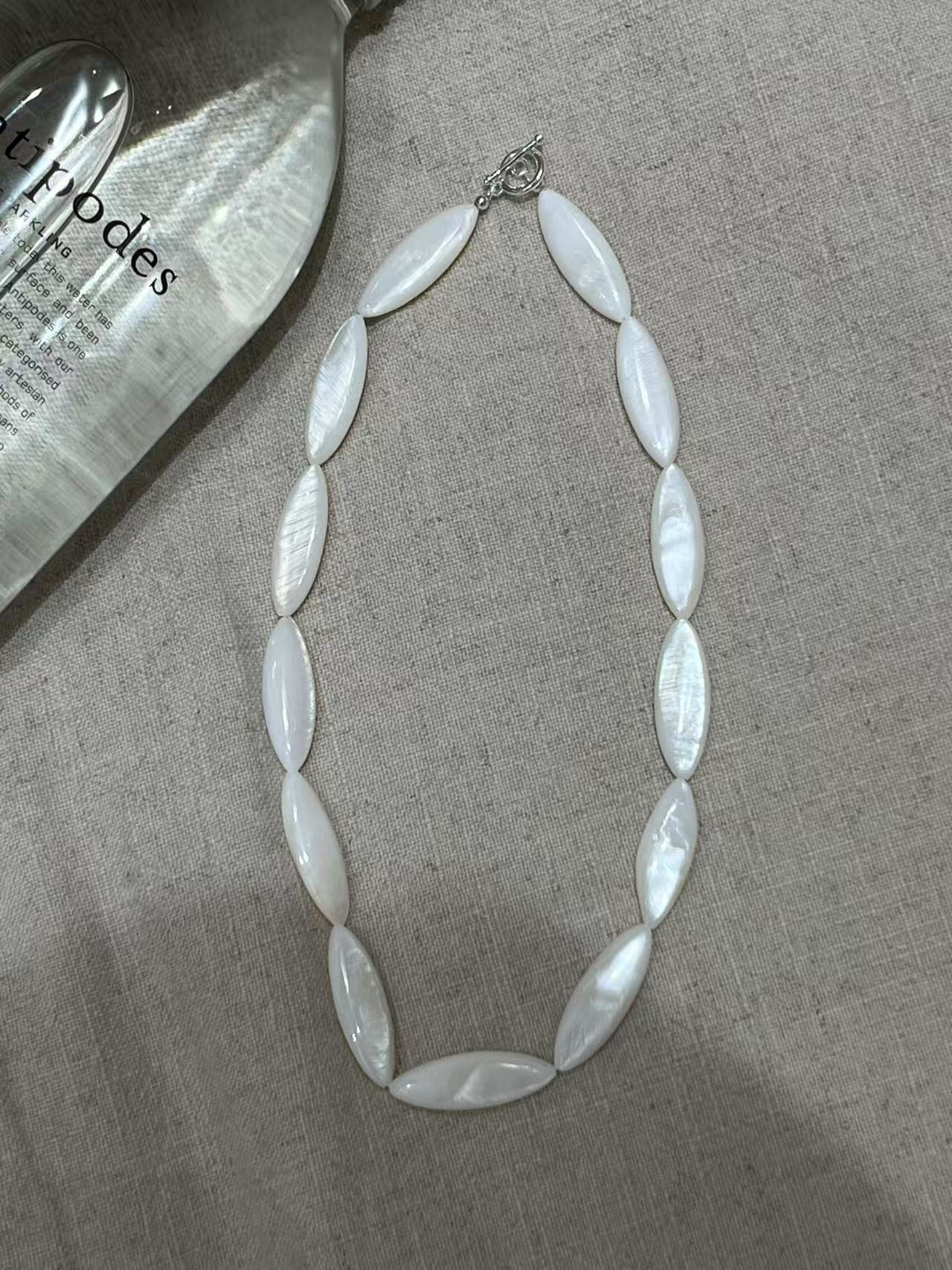 非金属仿珍珠项链 慧莹欧尼同款白色的扁圆型项链