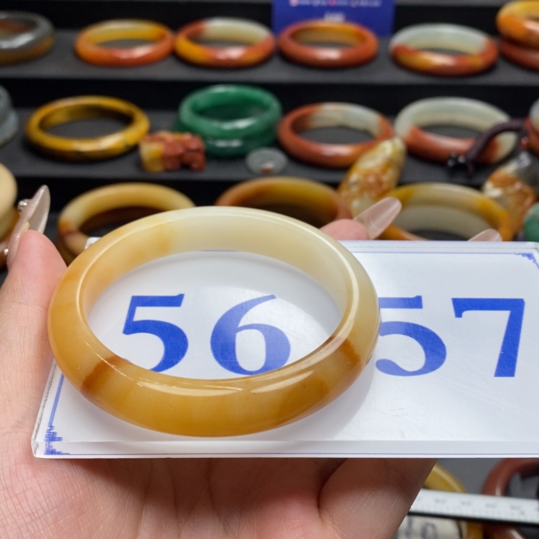 石英质玉（黄龙玉）手镯未镶嵌