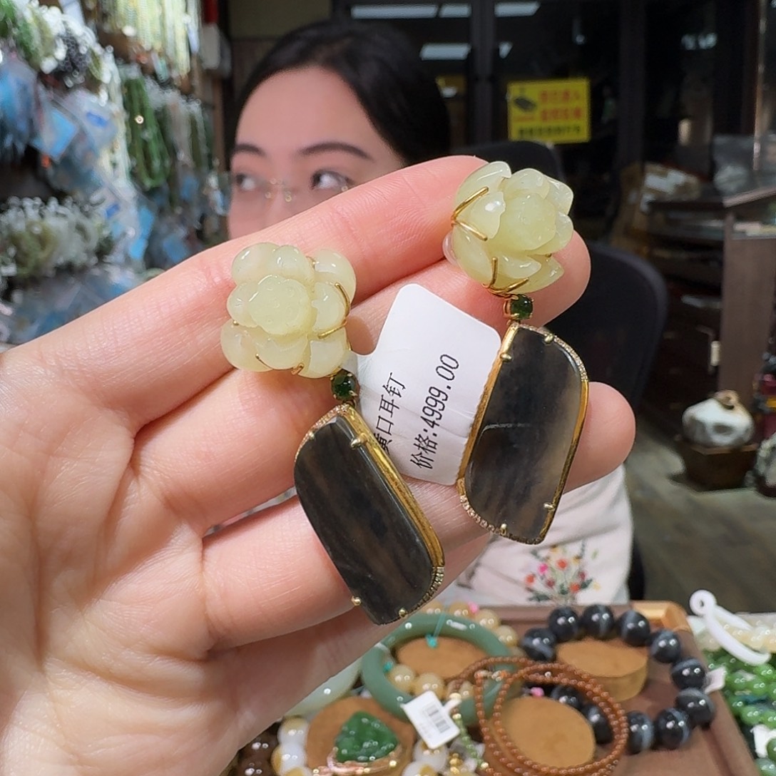 和田玉18K金镶嵌颈饰
