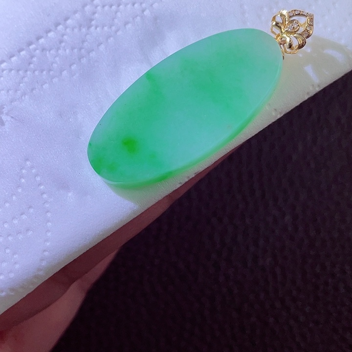 翡翠18K金镶嵌颈饰翡翠