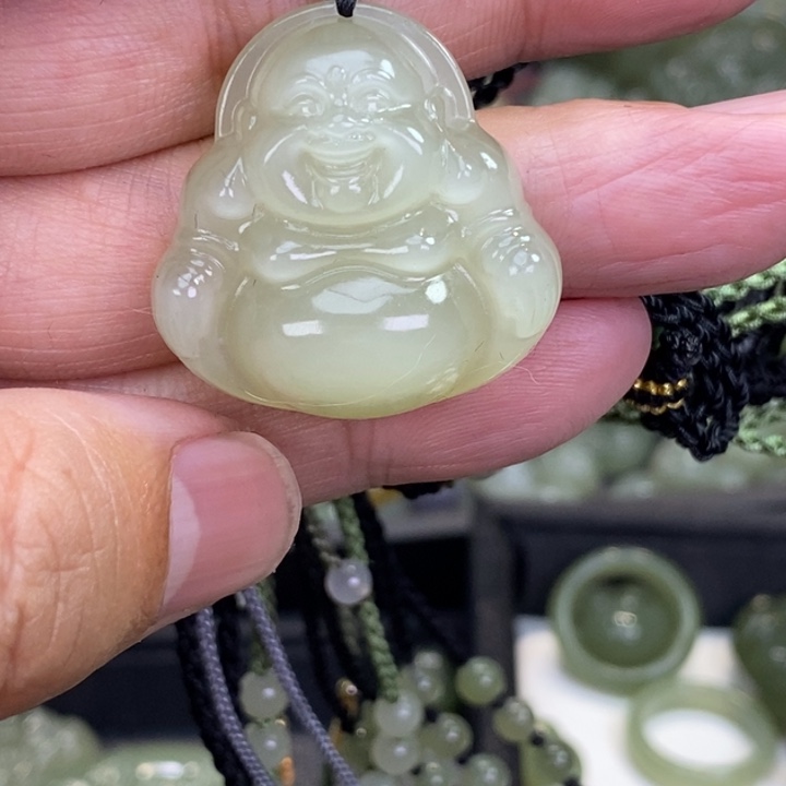 和田玉颈饰未镶嵌