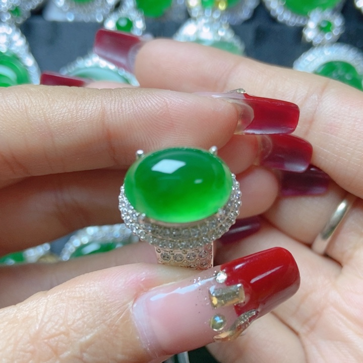 翡翠颈饰未镶嵌1928168。