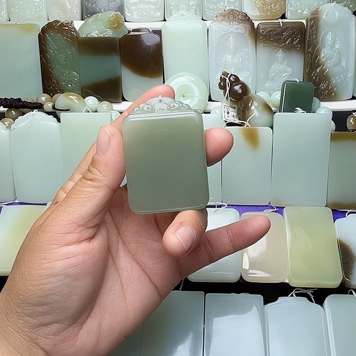 颈饰未镶嵌和田玉