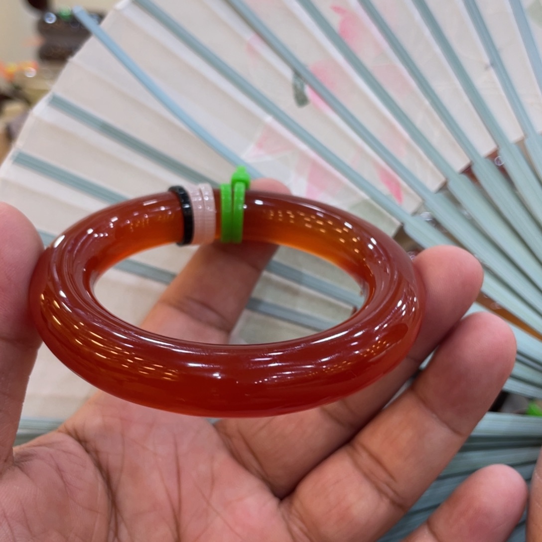 玛瑙/玉髓手镯未镶嵌E****✪