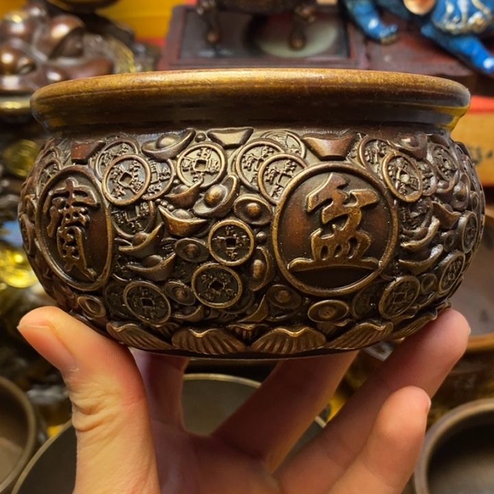 铜器摆件做工精良