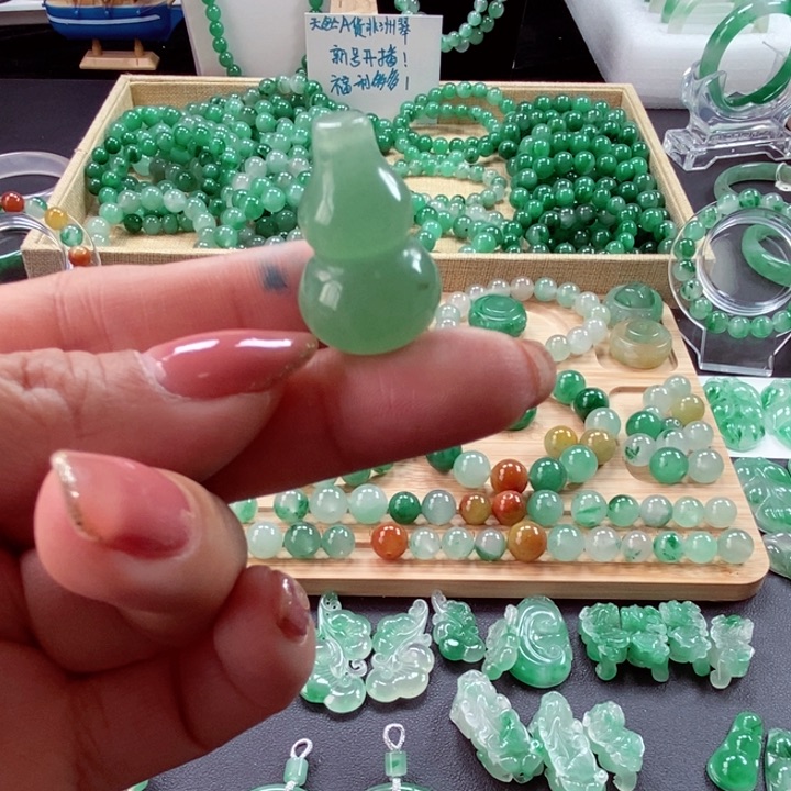 石英质玉吊坠(不含链)未镶嵌