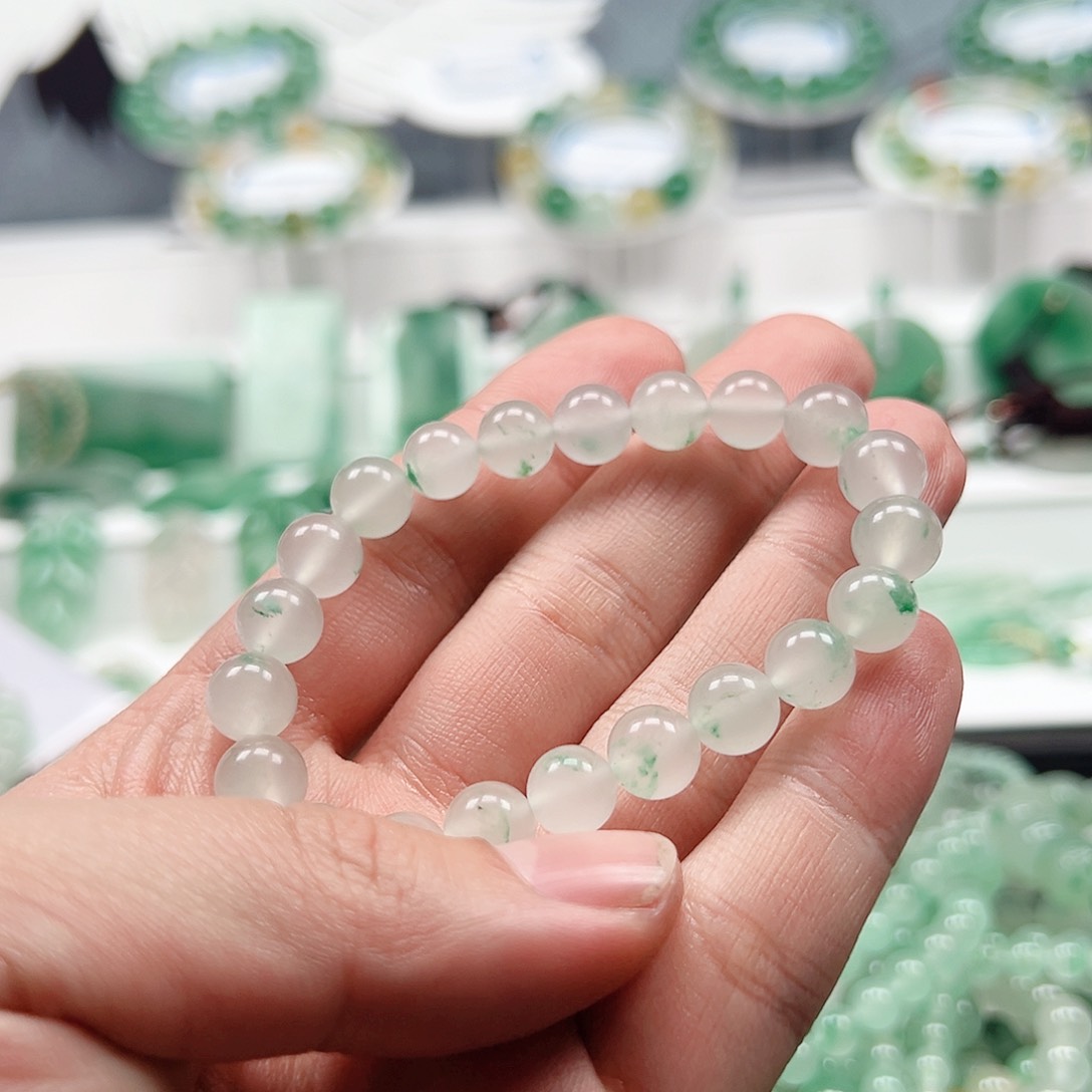 石英质玉手串未镶嵌?***话