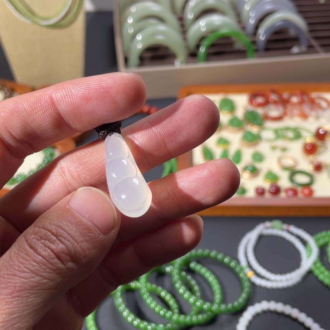 玛瑙/玉髓颈饰合金