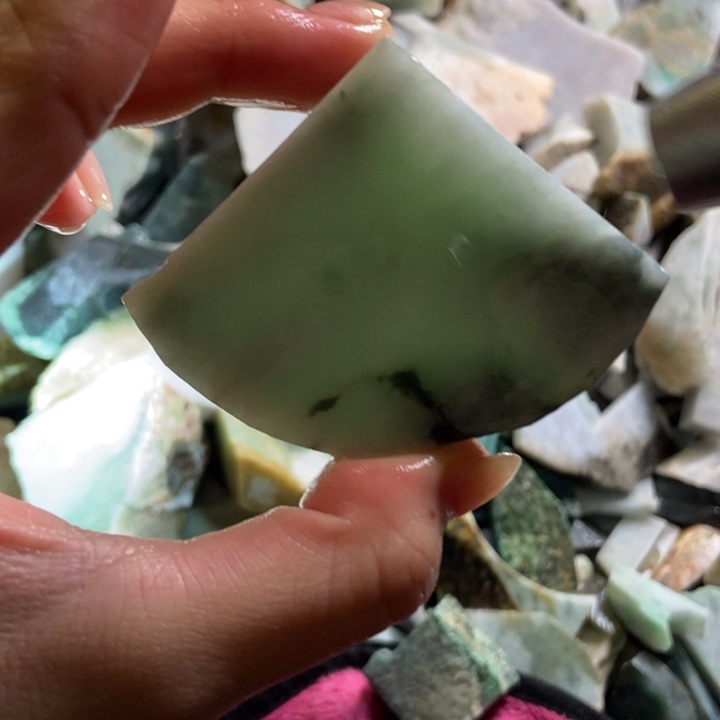 翡翠颈饰未镶嵌天然翡翠