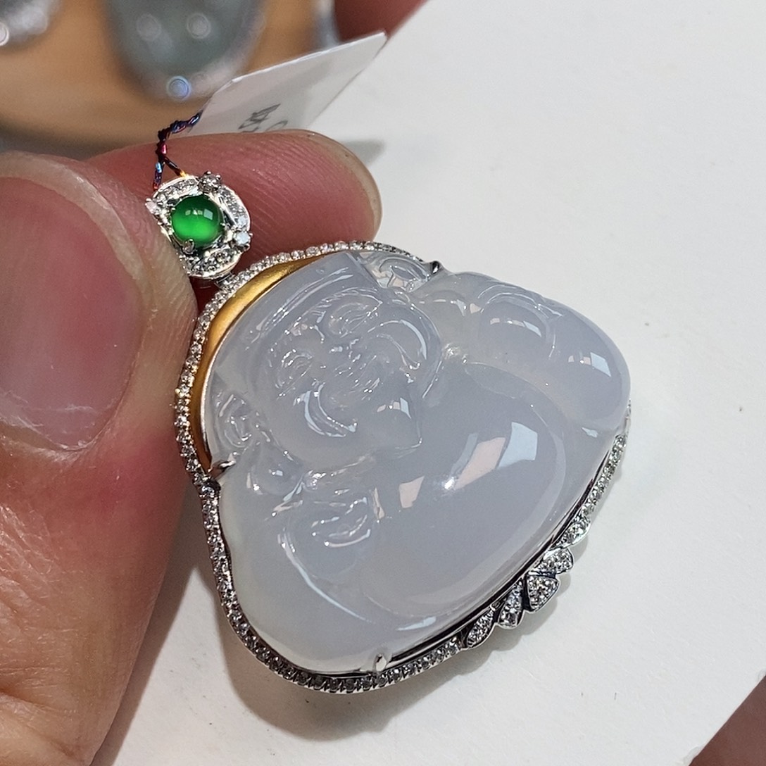 翡翠颈饰18K金镶嵌财神