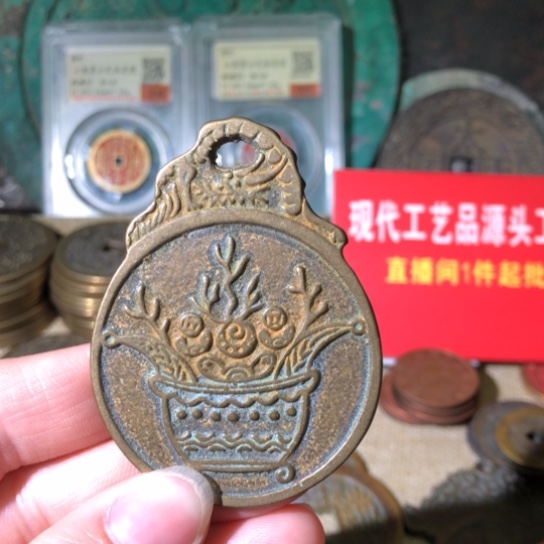 铜现代工艺品招财进宝