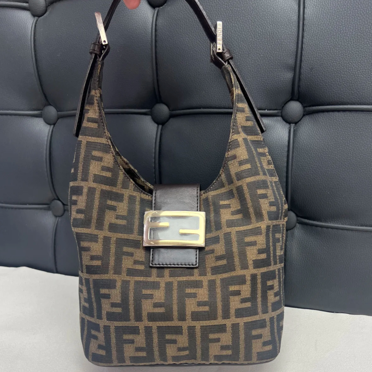 95新 FENDI/芬迪 FENDI · 2678 Fendi 老花便当hobo腋下包