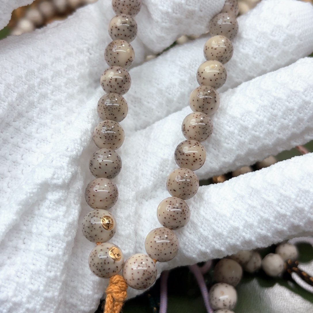 星月菩提吊坠金****?9圆玉化散星双金标