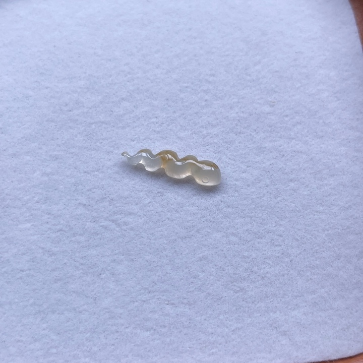 翡翠未镶嵌颈饰蛇