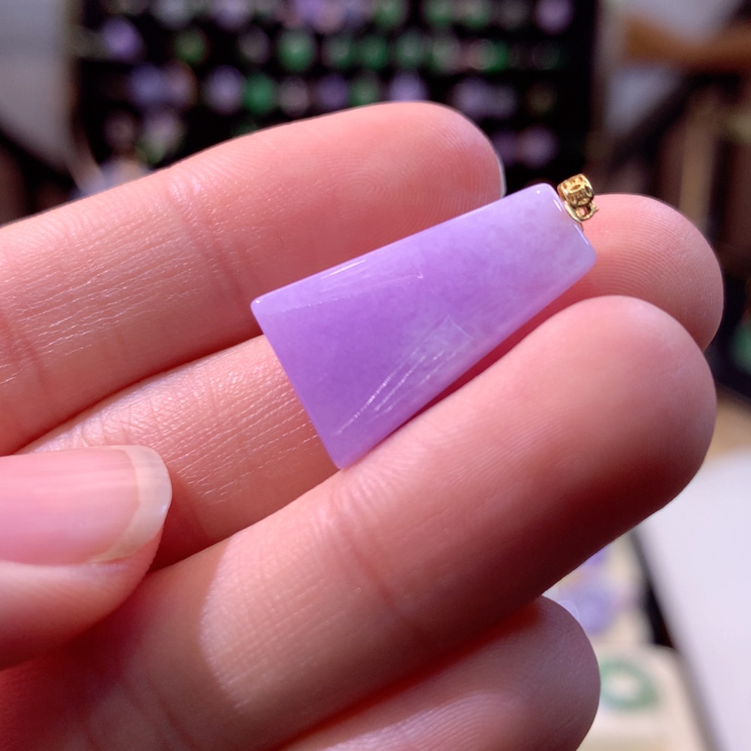 翡翠颈饰18K金镶嵌翡翠