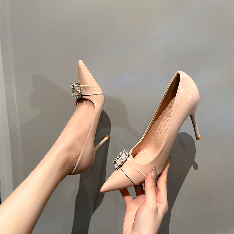 2025名媛风细跟漆皮水钻高跟鞋网红性感尖头百搭女鞋气质单鞋女