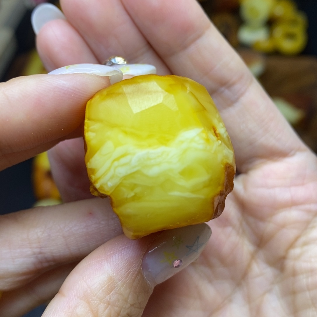 未镶嵌定制琥珀胖