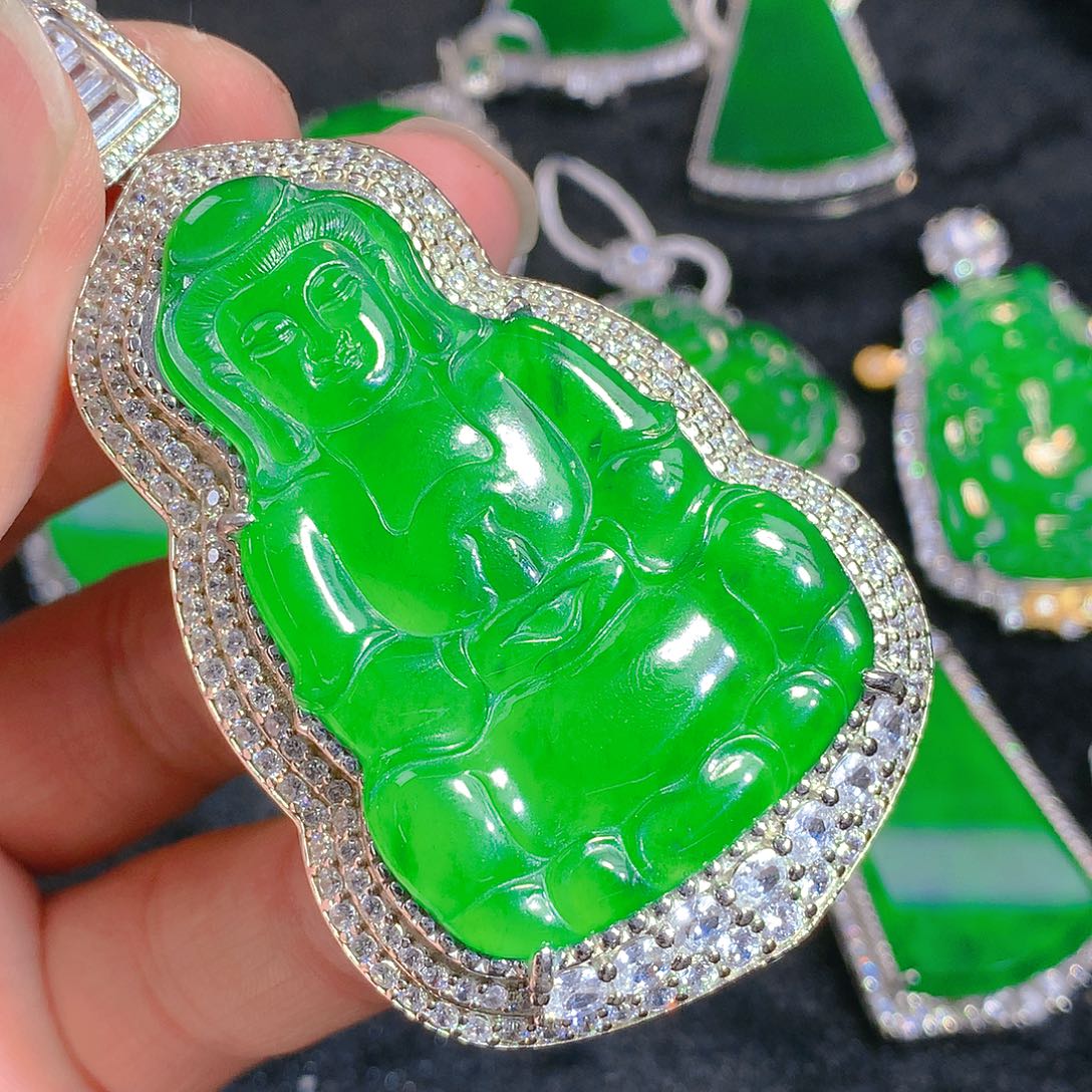 翡翠颈饰银S925镶嵌吊坠