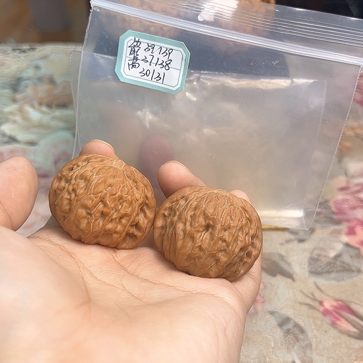 文玩核桃把件磨盘