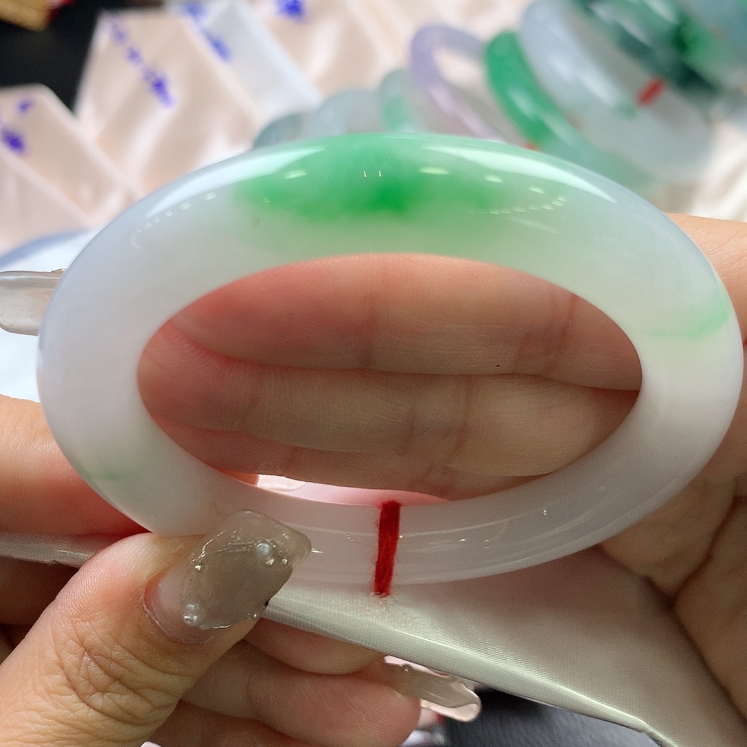 翡翠未镶嵌手镯52.2圆条