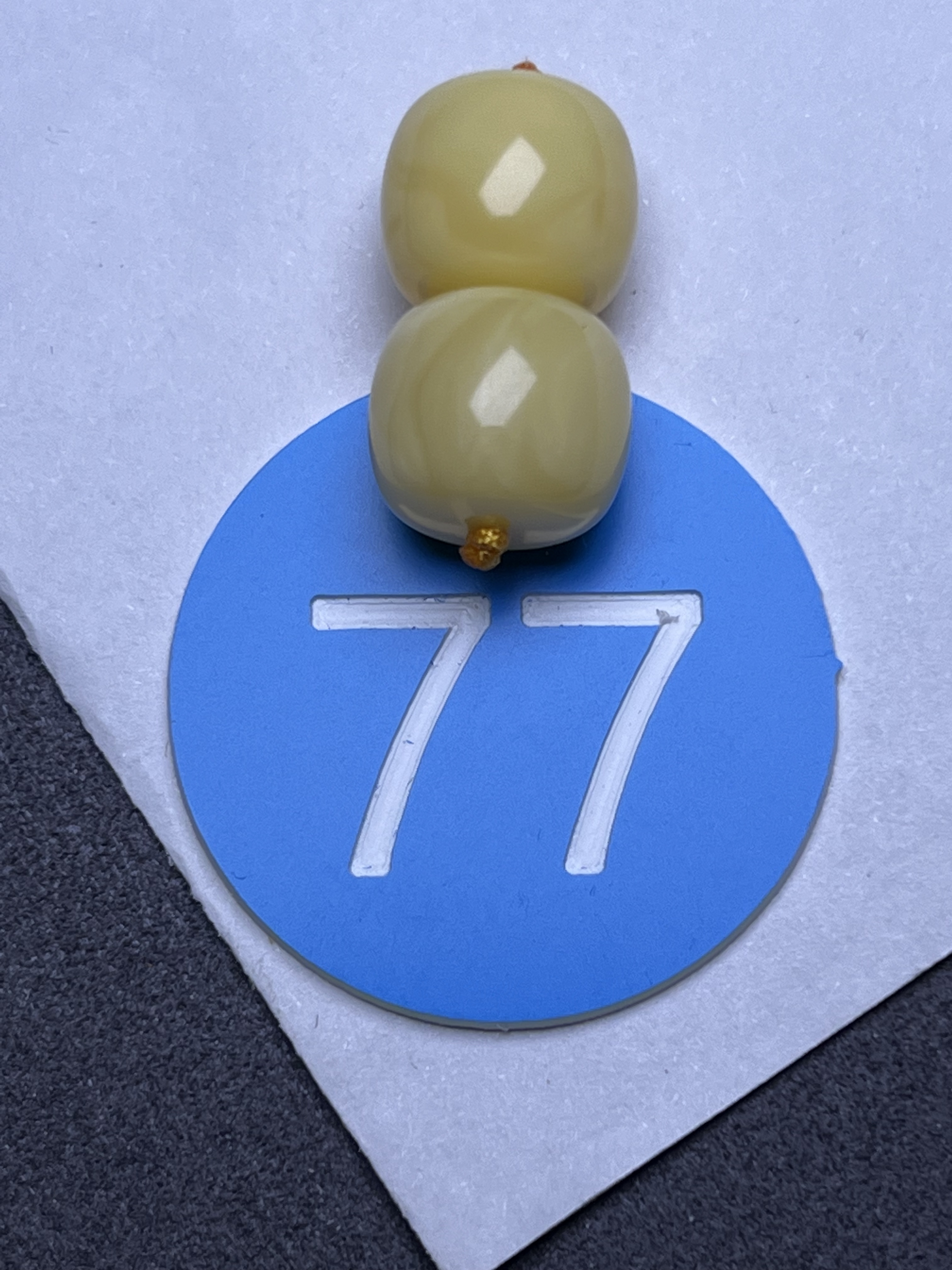 天然原矿蜜蜡金瓷白老型对珠 尺寸13mm