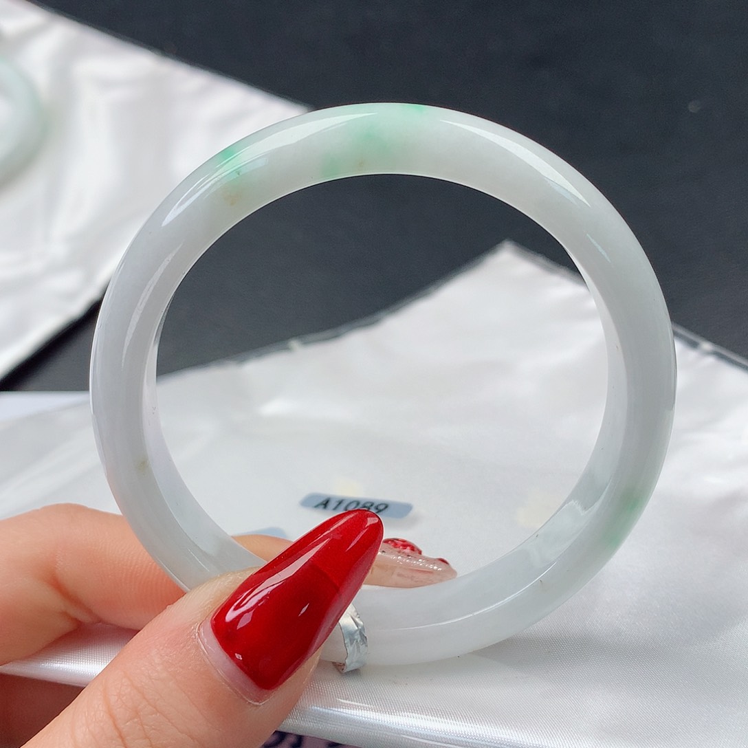 翡翠手镯未镶嵌22正56