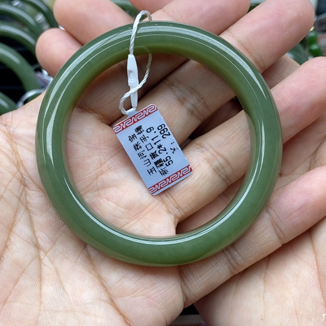 和田玉未镶嵌手镯小*