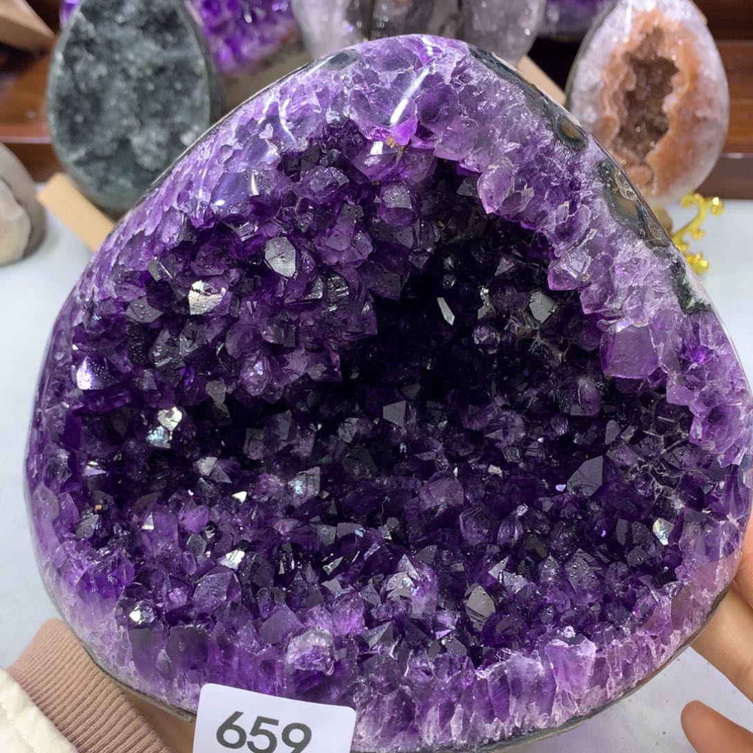 紫晶未镶嵌大型摆件（非配饰）