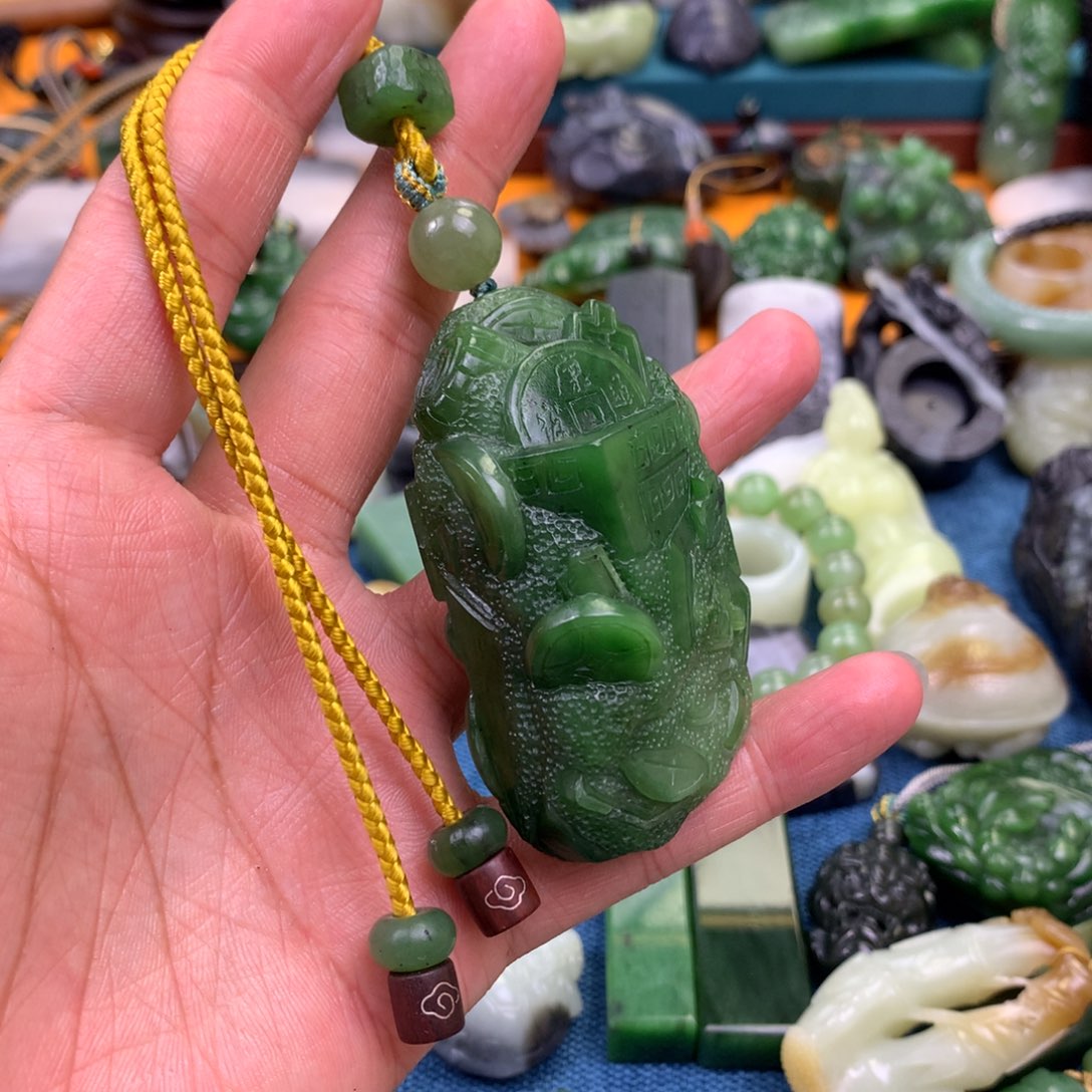 和田玉颈饰未镶嵌