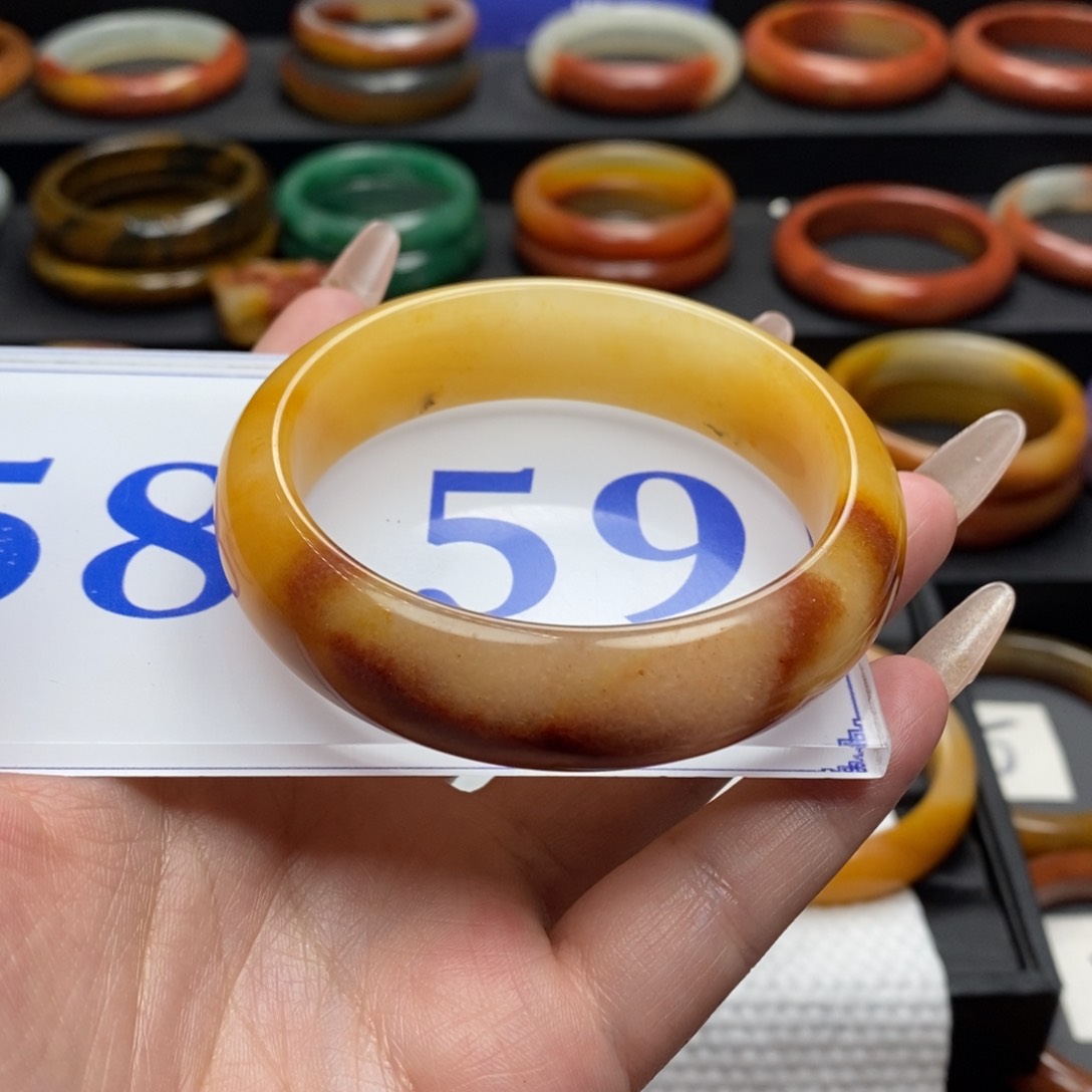 石英质玉（黄龙玉）手镯未镶嵌