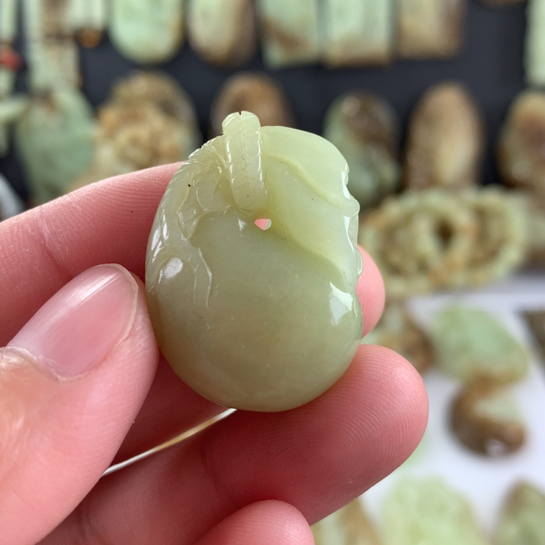 和田玉颈饰未镶嵌